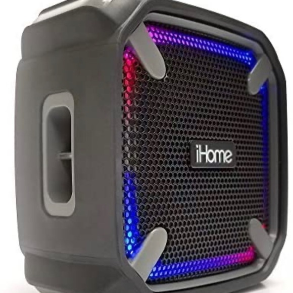 iHome weather proof Bluetooth portable speaker - Picture 3 of 5